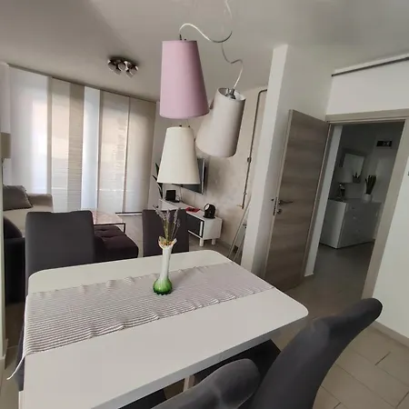 Emanuel Apartmán *